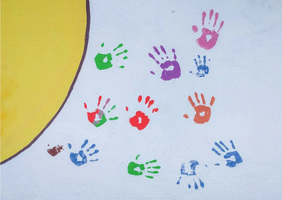 A „Falra festett álmok" album 143. oldala